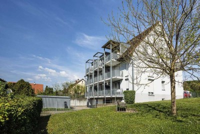 SONNENBLICK: 3-Zimmer Wohnung am Ortsrand von Rümmingen mit Balkon, Keller und Garagenstellplatz.