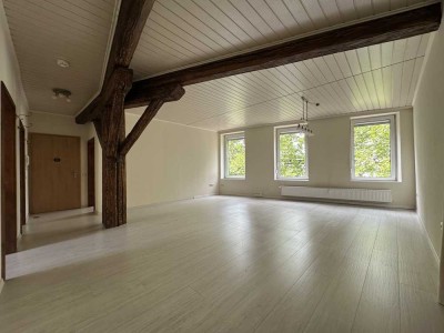 Großzügige 4,5-Zimmerwohnung mit Einbauküche in der Altstadt!