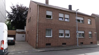 Attraktive Doppelhaushälfte mit Dachterrasse, Garten und Garage in Jüchen-Gierath