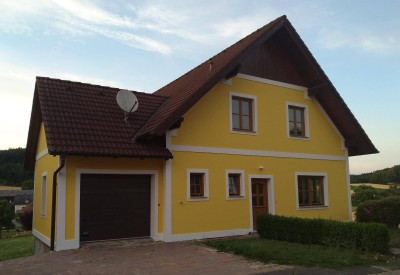 Einfamilienhaus mit großem Garten im Grünen