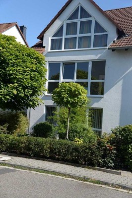 Topp - helles, modernes Haus für die Familie
