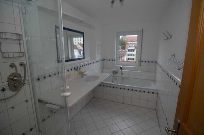 Erstbezug nach Sanierung: Stilvolle 4-Zimmer-Maisonette-Wohnung mit geh. Innenausstattung