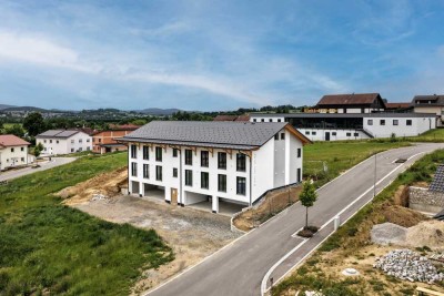Wohnen mit Weitblick: Erstbezug in Cham-Windischbergerdorf – 4-Zimmer-Wohnung mit Süd-Balkon!