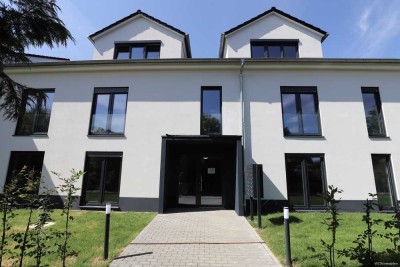 ** Feldrandlage** Vollmöblierte 3-Zimmer-Wohnung mit Einbauküche und Balkon