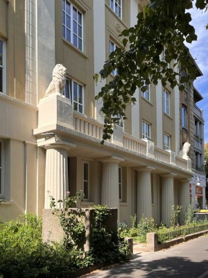 Helle moderne Wohnung in der Südstadt mit Balkon