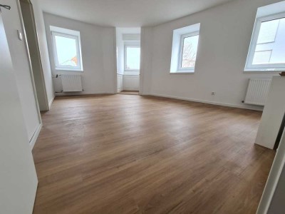 KL- City, 2 ZKB, neue Einbauküche, Tageslichtbad, Stellplatz