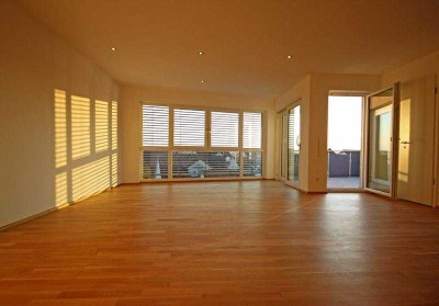 Sonnige 3-Zimmer-Wohnung mit Balkon, Aufzug und Garage