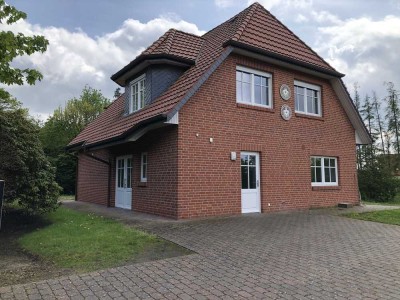 Preiswertes, geräumiges und gepflegtes 4-Zimmer-Haus mit EBK in Walsrode