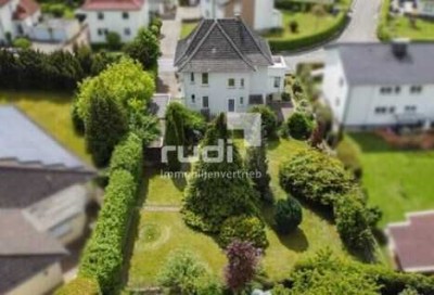 „Rohdiamant in Toplage: Bringen Sie dieses Haus zum Strahlen!“