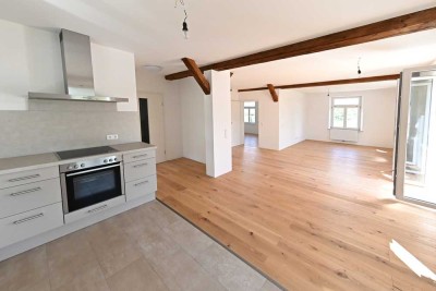 Erstbezug: Wunderschöne 2,5 Zimmerwohnung in historischem Bestandsgebäude in Altheim