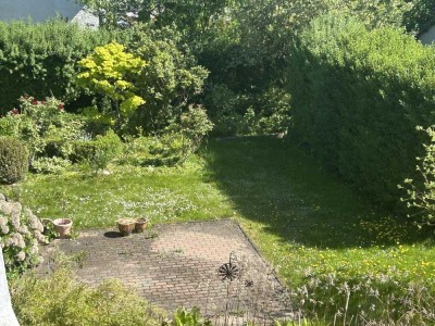 Halbes Haus mit Garten im Blumenviertel in Rudow