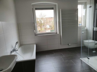 Schicke 2-Raumwohnung mit XL-Küche und Luxusbad mitten in Schönebeck