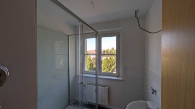 Große Luxus Wohnung in der 2. Etage - 104m²