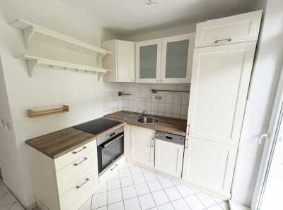 3-Raumwohnung in der KTV mit Laminat, Duschbad, Einbauküche und Balkon...!!!