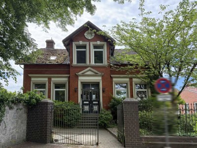 Einfamilienhaus mit Garten und Carport