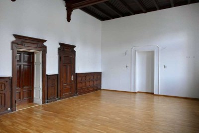 Individuell, historisch, großzügig! Außergewöhnliche 160m²-Altbauwohnung im Herzen von Ronsdorf!