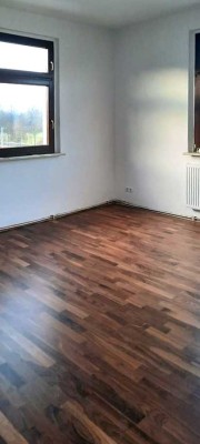 Frisch renovierte 2-Zimmer Wohnung im 2. OG in Jena-Wenigenjena