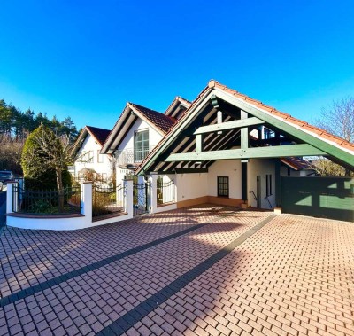 Zweifamilienhaus (2 DHH) im französischen Landhausstil in exklusiver Wehrheimer Wohnlage