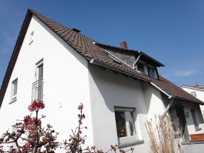 Alsbach: Helle DG-Wohnung mit traumhaftem Blick in die Rheinebene – ab 01.11.2025 zu vermieten