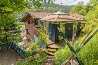 RARITÄT - Traumhafte DG-Wohnung in naturnaher Lage mit Domblick sowie Garten und Doppel-Garage