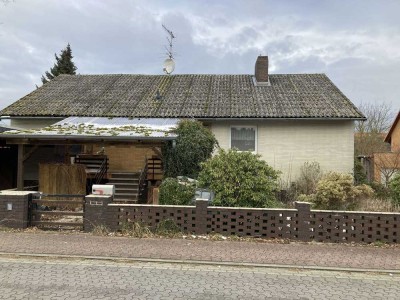 Einfamilienhaus mit Doppel-Carport und Nebengebäude in Ummern – Viel Platz für Ihre Ideen!