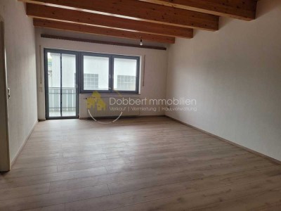 3 Zimmerwohnung mit EBK und Balkon plus Garage und 2 Stellpätze
