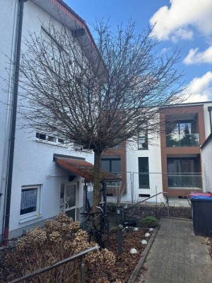 Vollständig renoviertes 10-Zimmer-Haus mit Einbauküchen im 1.+2. OG in Oststadt, Karlsruhe