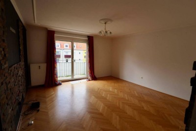 Schöne geräumige 2-Zimmer-Wohnung als Anlage zu kaufen