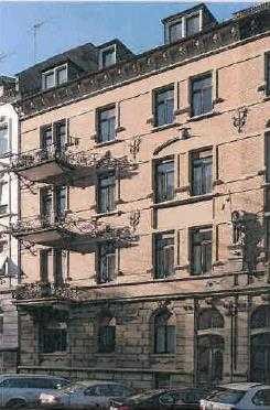 121 m² Altbauflair, 2 Balkone, Einbauküche!