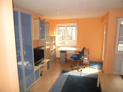 Schwieberdingen, teilmöblierte 1 ZW, EBK, Duschbad, Balkon, auch ideal für WE-Pendler