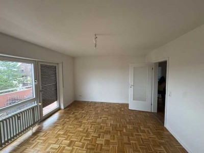Geschmackvolle 2-Raum-DG-Wohnung mit gehobener Innenausstattung mit Balkon in Mannheim