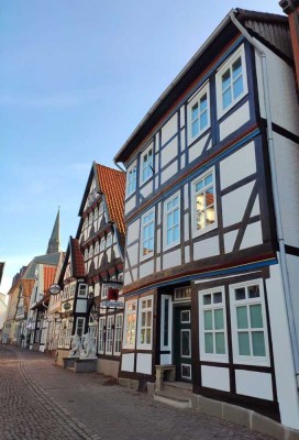 Wohnung im schönen Fachwerk Baudenkmal mitten in der Innenstadt (fast) direkt an der Weser!