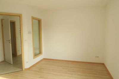 Kleine, gemütliche 3 Zi.-Wohnung im EG