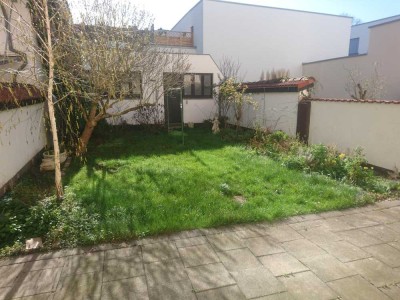 Helles WG-Zimmer in Gründerzeithaus in Bonn