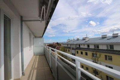 Besonders helle 3-Zimmer-Wohnung im 3. Liftstock mit südseitiger Loggia in Zentrumsnähe