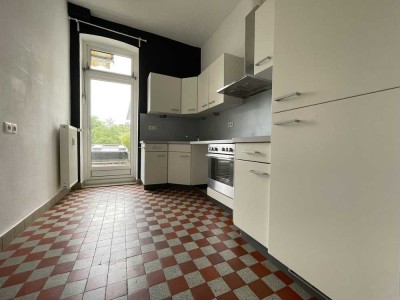 Sonnige 4-Zimmer-Wohnung mit Balkon und Einbauküche in Kiel