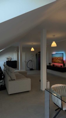 Helle (Loft) - Dachgeschosswohnung 2,5ZKB, 81 m² zentral in Grünstadt