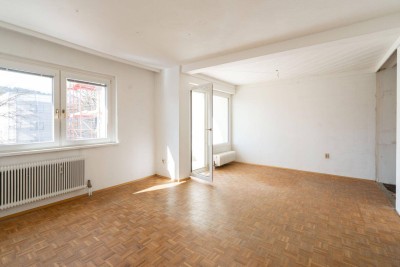 Sanierungsbedürftige 4-Zimmer-Wohnung in Urfahr mit Balkon – Ihr neues Zuhause!