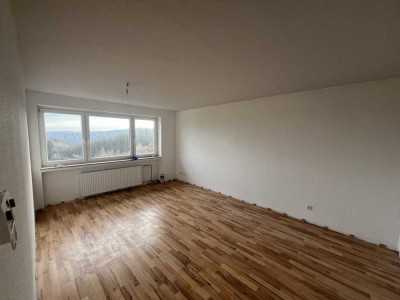 3-Zimmer-Wohnung mit Fernblick in gepflegtem Mehrfamilienhaus -Erstbezug nach Sanierung - Cronenberg