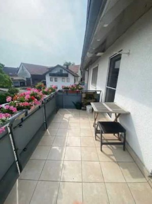 gemütliche 2-Zimmer Wohnung mit Balkon und ETW zu vermieten