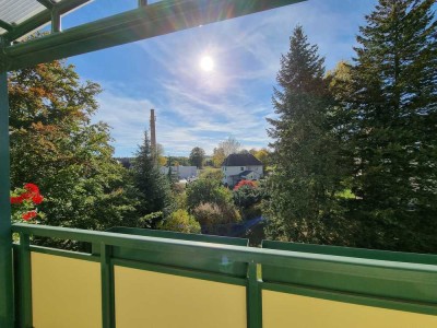 "SANIERTE" 2-Raumwohnung mit großer Essküche und Balkon