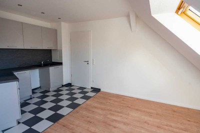 Neue Einbauküche - frisch renovierte, helle Wohnung