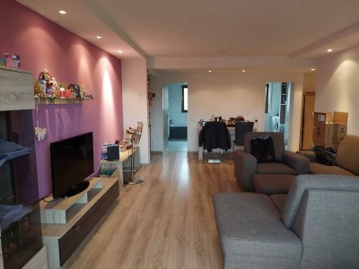 Attraktive 3-Zimmer-Wohnung mit verglastem Balkon – möbliert und top Lage!