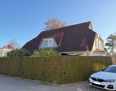 Freigezogenes Reihenhaus mit Terrasse und kleinem Grundstück