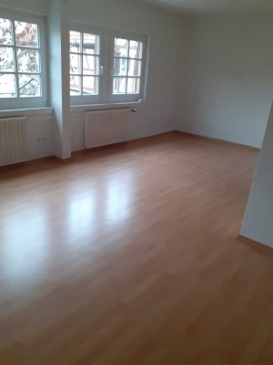 1 Zimmerappartement in Annweiler - EBK - Stellplatz