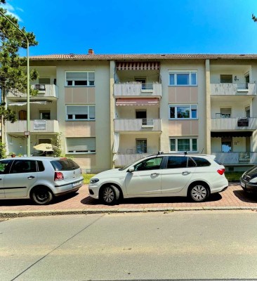 Erdgeschosswohnung mit Keller, Dachboden, Balkon und PKW-Stellplatz in Frankfurt-Sindlingen!