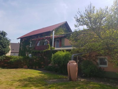 Exklusives Zweifamilienhaus mit Lagerhalle in einem OT von Bennewitz - Bezugsfertig incl. neues Bad