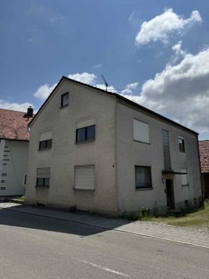 Zweifamilienhaus in zentraler Lage in Thierhaupten