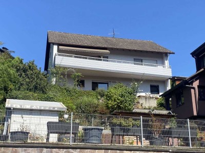 Charmantes Einfamilienhaus in Hanglage mit herrlichem Ausblick