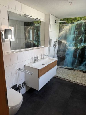 Stilvolle, sanierte 3-Zimmer-Wohnung mit Balkon, Aufzug & Komfortausstattung